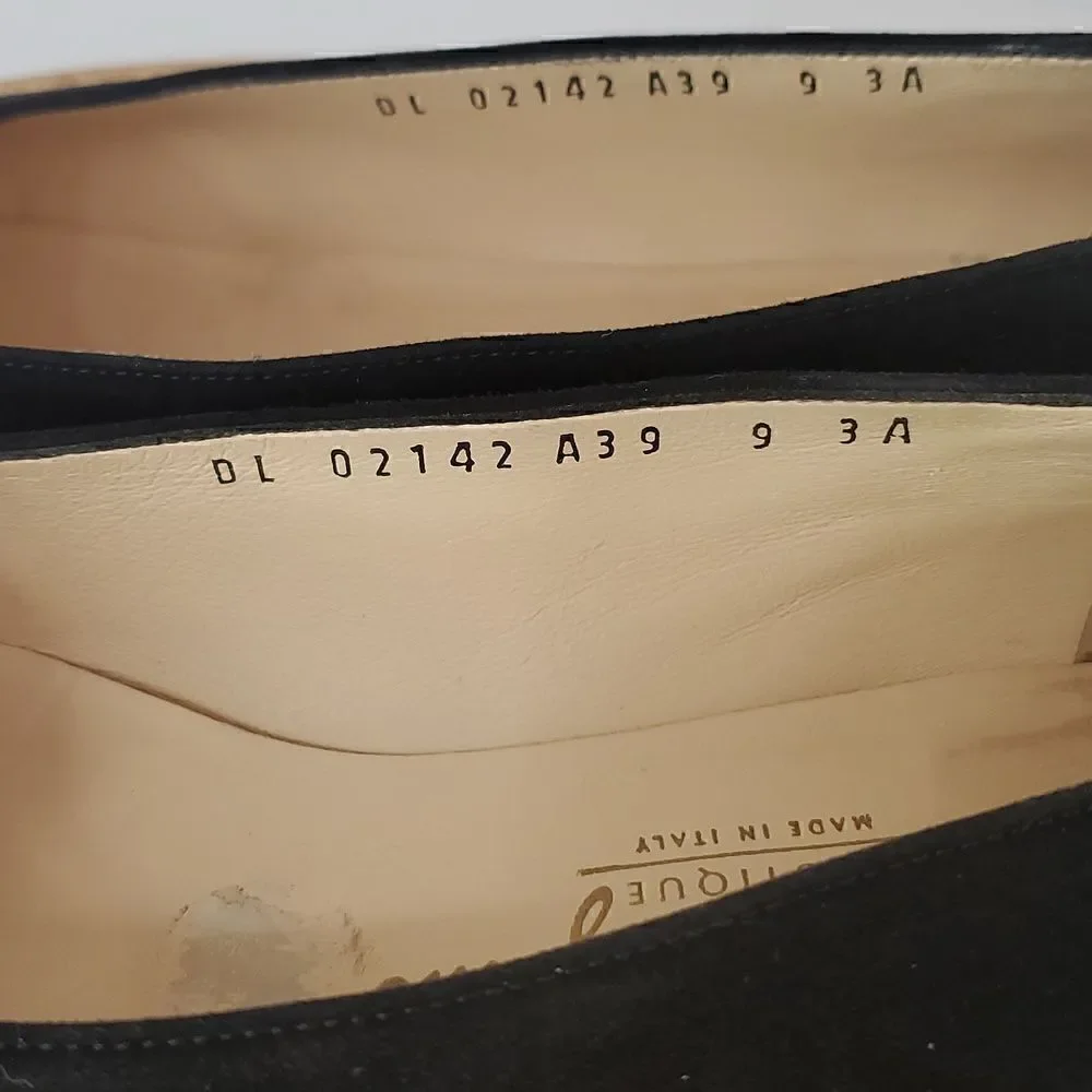 Salvatore Ferragamo Sonia Black Cap Toe Block Heel Pump Size 9